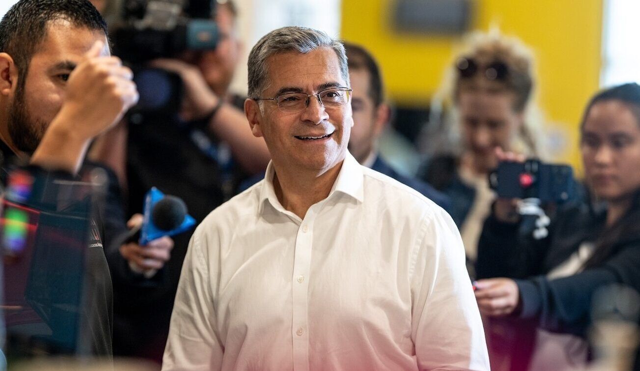 California gubernatorial candidate pledges two hours of free power a day